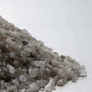 Crystal grains of Electro-fused magnesium oxide, DENMAG® produced by Tateho Chemical︎